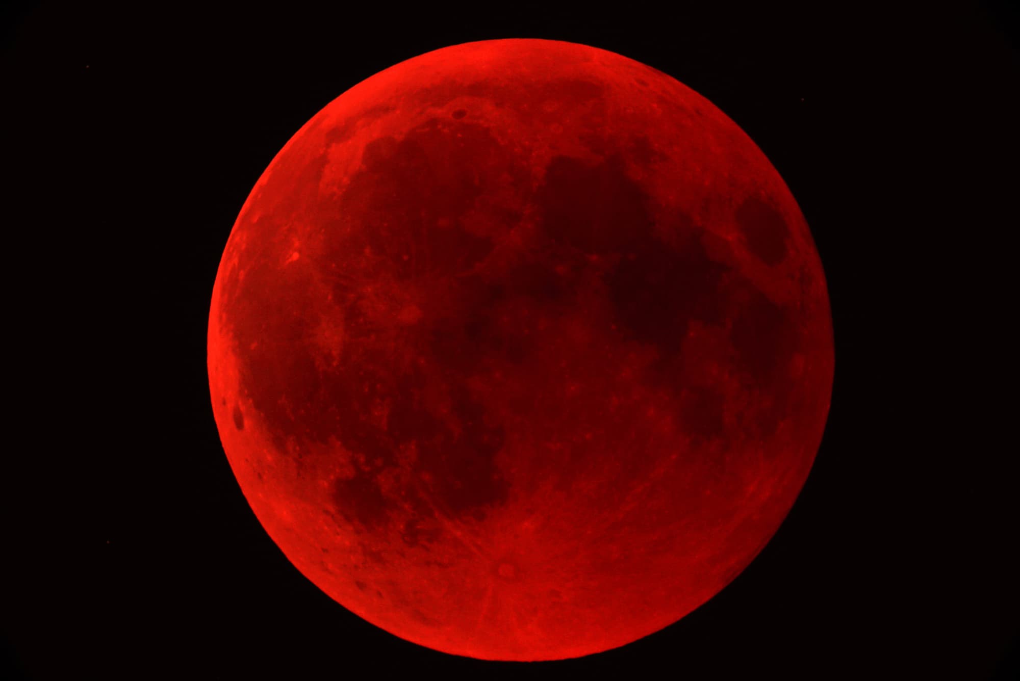 Mondfinsternis am 27. Juli 2018 - Spektrum der Wissenschaft